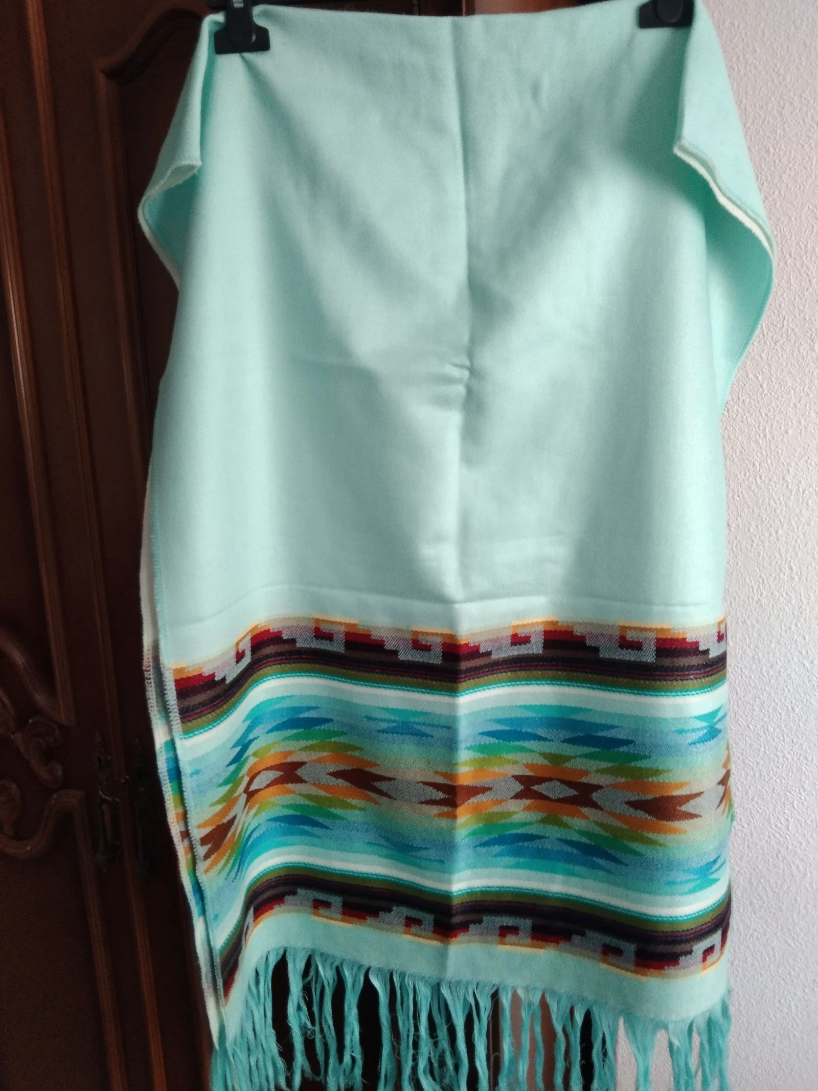 Cachecol azul com franjas e design étnico – photo 3